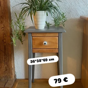 Holzschrank grau